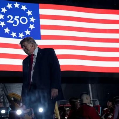 Trump comenta ameaças comunistas e de progressistas no Monte Rushmore