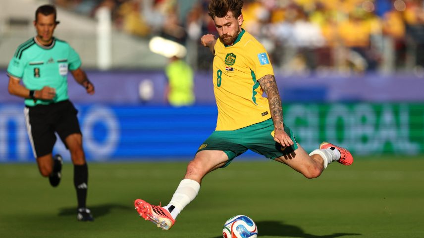 Connor Metcalfe, meia da Austrália, cita vingança — Foto: REUTERS/Eloisa Lopez