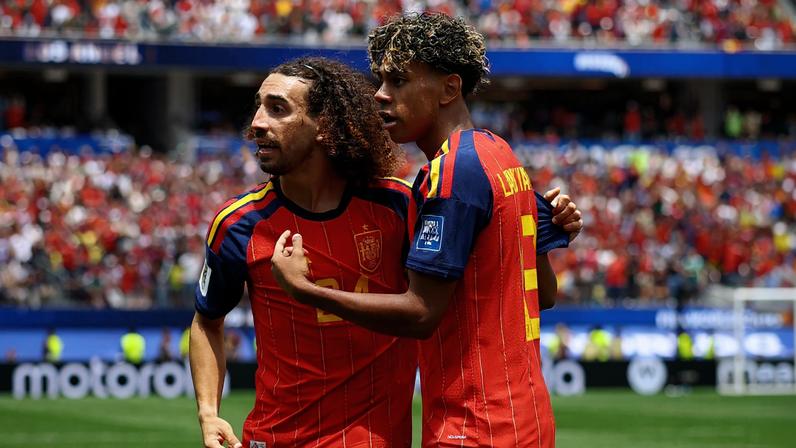 Aos 35 min do 1° tempo - Gol da Espanha! Oyarzabal finaliza de canhota para abrir o placar