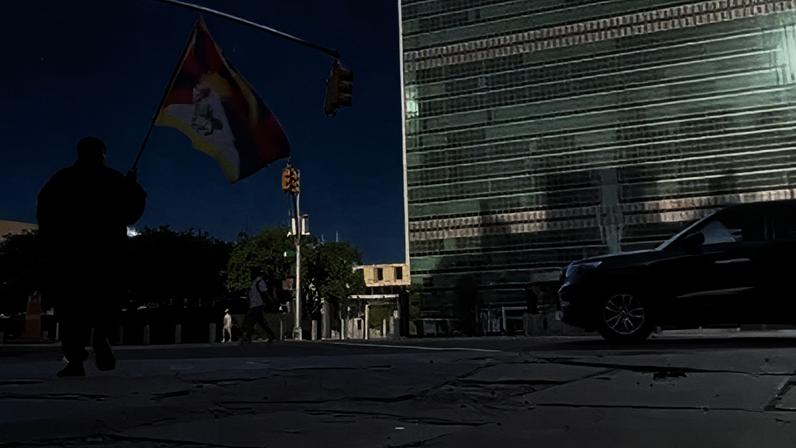 Ativista tibetano ateia fogo ao próprio corpo em frente à sede das Nações Unidas em Nova York