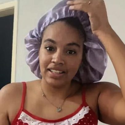 Mãe desenvolve infecção bacteriana na testa após touca de cetim