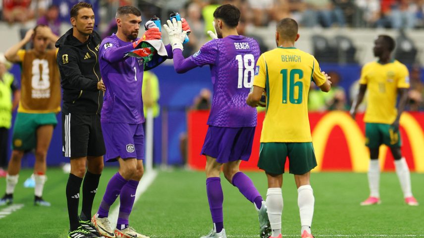 Técnico da Austrália explica substituição de goleiro para pênaltis contra o Egito