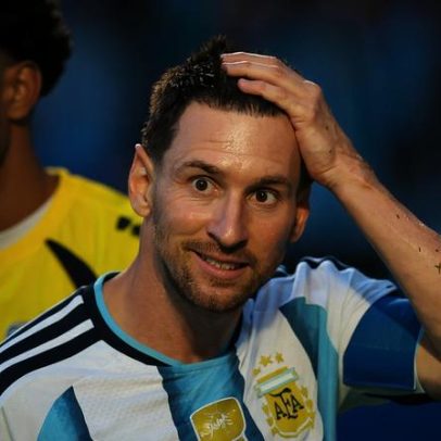Vozinha impede hat-trick de Messi; Argentina é eliminada por Cabo Verde