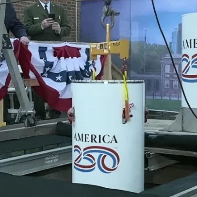 EUA enterram cápsula do tempo em celebração aos 250 anos da independência