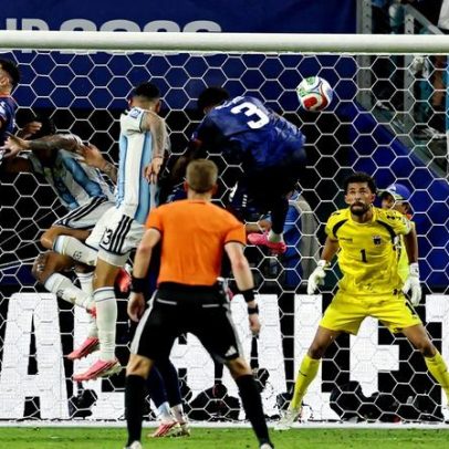 Argentina sofre pela primeira vez na Copa do Mundo e avança sob bandeira amarela