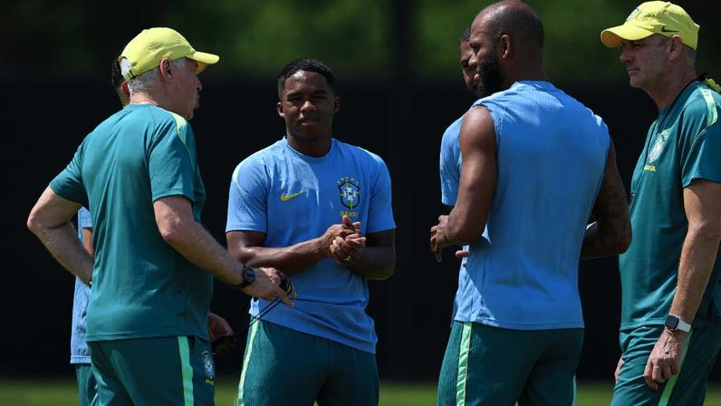 Soccer Football - FIFA World Cup 2026 - Brazil Training - Columbia Park Training Facility, Morristown, New Jersey, U.S. - July 4, 2026 Brazil coach Carlo Ancelotti speaks to players during training IMAGN IMAGES via Reuters/Vincent Carchietta