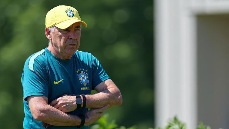 Carlo Ancelotti no treino da seleção brasileira - Copa do Mundo 2026 — Foto: Reuters