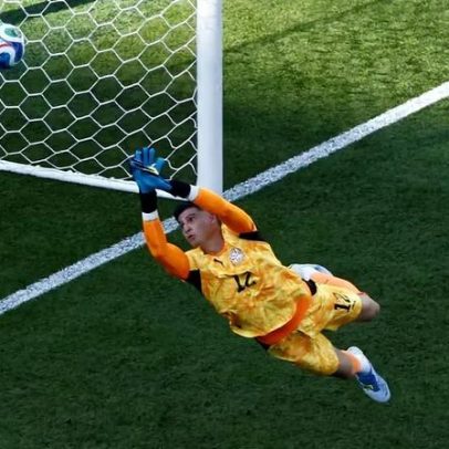 Goleiro do Paraguai diz que seleção sai de cabeça erguida após pênalti perdido