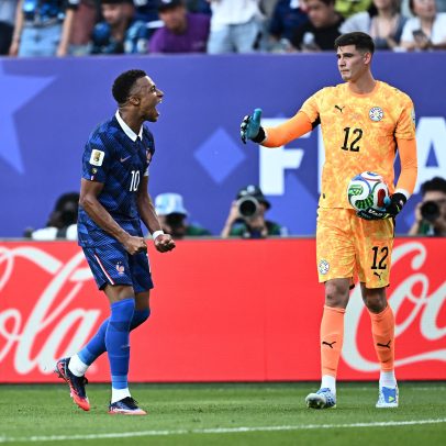 Mbappé encara pressão, mostra nova versão e decide pela França