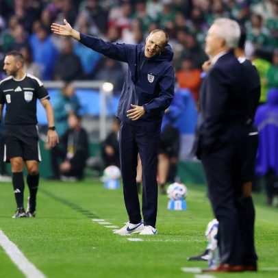 Técnico da Inglaterra critica arbitragem e cita sul-americanos no VAR