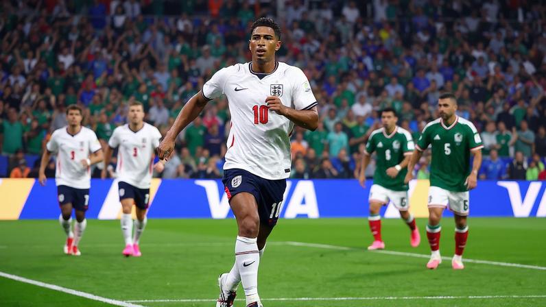 Jude Bellingham vibra ao marcar contra o México — Foto: REUTERS/Eloisa Sanchez