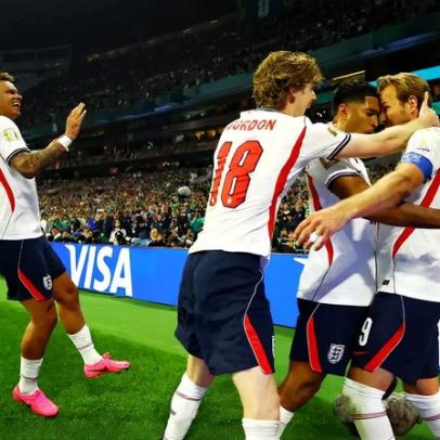 Inglaterra vence México no Azteca com um a menos e avança na Copa
