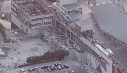 Explosão em shopping após terremoto no Japão deixa 2 mortos