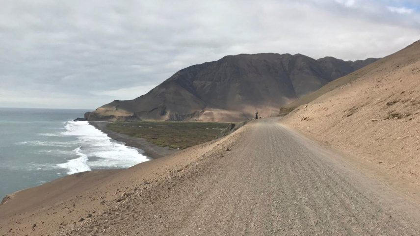 Costa do Pacífico, no norte do Chile, perto do sítio arqueológico inca onde foram encontradas duas múmias humanas datadas do início do período colonial espanhol 30 de julho de 2026 Bernardo Arriaza/Divulgação via REUTERS