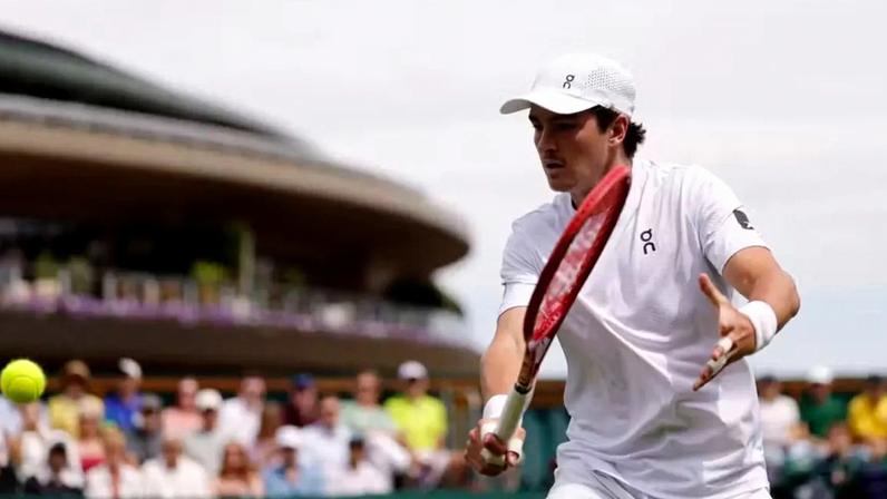 João Fonseca é eliminado por Safiullin e se despede de Wimbledon na 3ª rodada