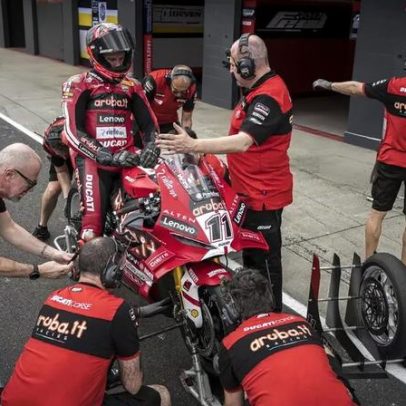 Bulega testa protótipo Ducati para 2027 antes de duelo com Bagnaia e Márquez