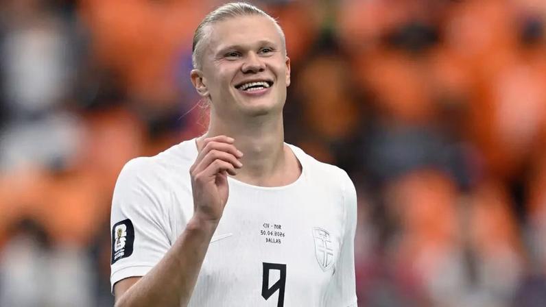 Erling Haaland revelou quais hábitos fazem parte de sua rotina antes de dormir; atacante da Noruega ressalta a importância do sono