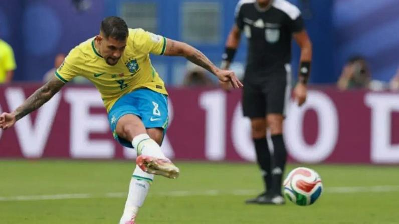 Bruno Guimarães perdeu um pênalti contra a Noruega –