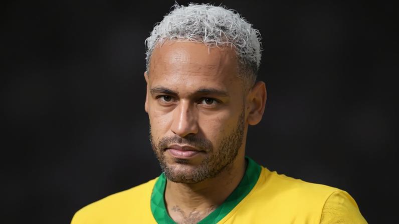 Como Neymar reage ao banco de reservas no time do Brasil na Copa 2026? Carlo Ancelotti entrega atitude do atacante.