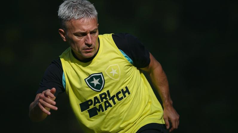 Diego Hernández também já atuou pela seleção do Uruguai –