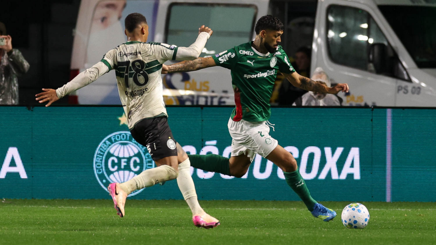 Maurício brilha, Palmeiras vence o Coritiba e dispara na liderança