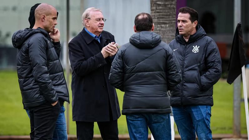 Osmar Stabile, presidente do Corinthians, e Marcelo Paz, executivo de futebol do clube — Foto: Rodrigo Gazzanel/Agência Corinthians
