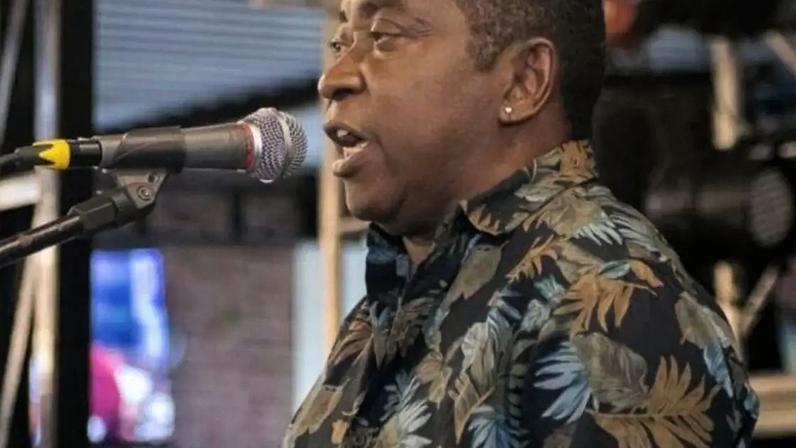 Totonho, do Grupo Raça, morre aos 69 anos.