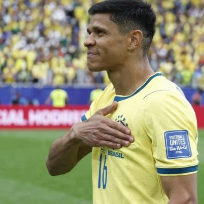 Douglas Santos usa experiência do ouro para buscar o hexa