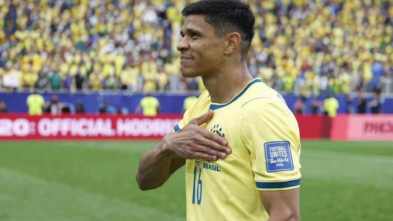 Jogador Douglas Santos, da seleção brasileira de futebol. Foto: Rafael Ribeiro/CBF