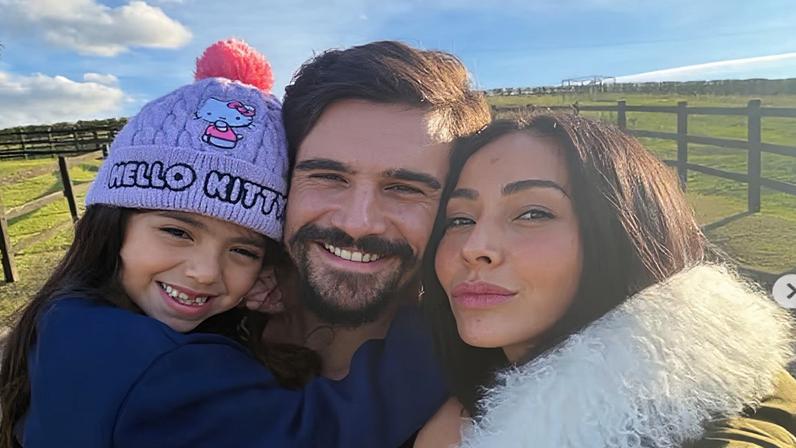 Nicolas Prattes mostra o bebê; Sabrina revela opções de nomes