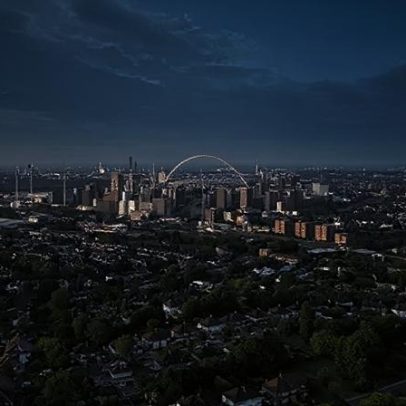 Catherine distribui ingressos e cumprimenta público visita surpresa ao Wimbledon