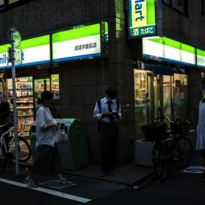 Inflação e recordes na bolsa movem jovens japoneses ao mercado de ações