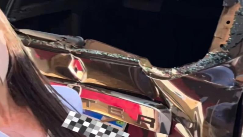 O carro do pastor após a batida. (Foto: Reprodução/Instagram/Michelle Dias)