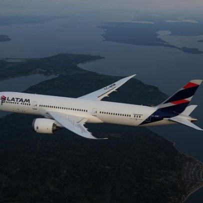 LATAM faz primeiros voos charter com SAF, reduzindo emissões
