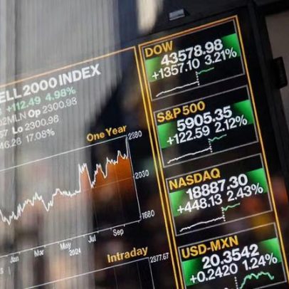 Tecnologia pesa em NY após payroll fraco; Dow Jones registra novo recorde