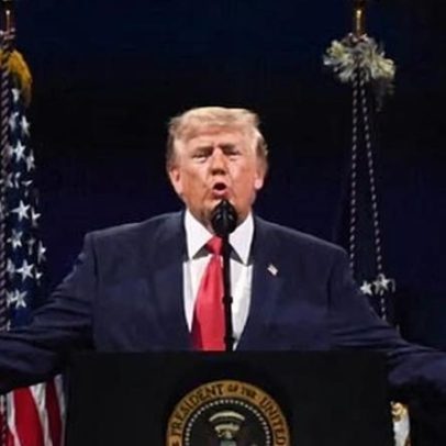 Relâmpagos, orgulho imperial e tour entediante dos caminhos retóricos de Trump