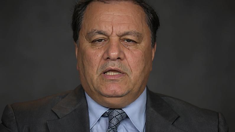 Lotfollah Kaveh Afrasiabi, analista de assuntos internacionais iraniano-americano –