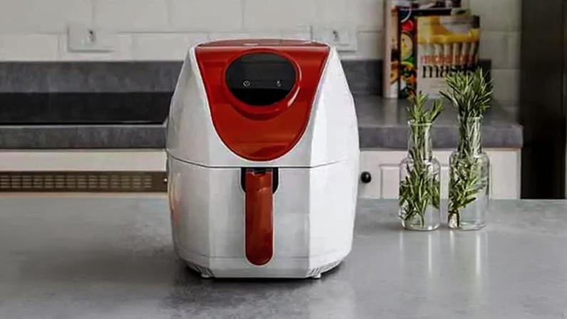 Cada vez mais presentes nas cozinhas, as air fryers conquistaram popularidade pela praticidade. O preparo com pouco ou nenhum óleo atrai quem busca refeições mais rápidas e leves no dia a dia.