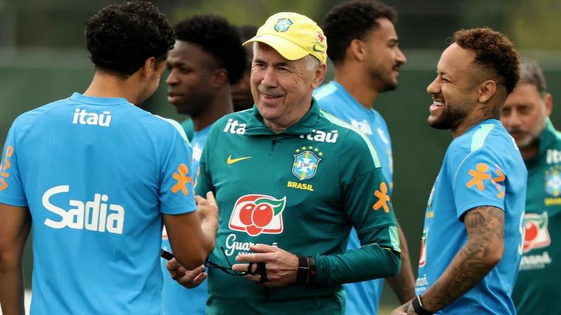 Danilo ou Martinelli? Ancelotti mantém mistério sobre substituto de Paquetá