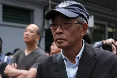 Vendedor de livros dissidente de Hong Kong, Lam Wing-kee, morre aos 70
