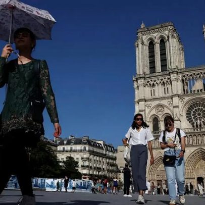 Nova etapa da restauração da Notre-Dame recupera rosácea e fachada norte