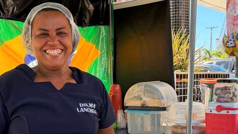 Ajude Dona Dilma a conquistar seu trailer de lanches!