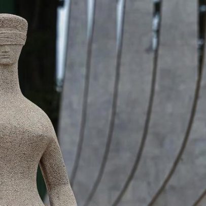 STF propõe retroatividade que legaliza mordomias de superfuncionários