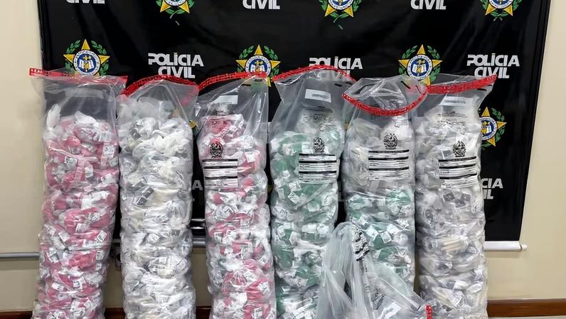Agentes encontraram sacos plásticos escondidos no interior do veículo do bandido