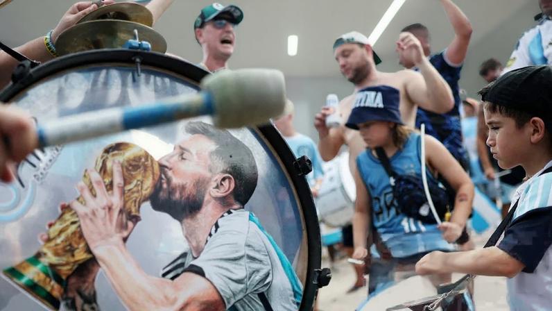 Argentina fans gather in Miami ahead of their knockout round match against Cape Verde.