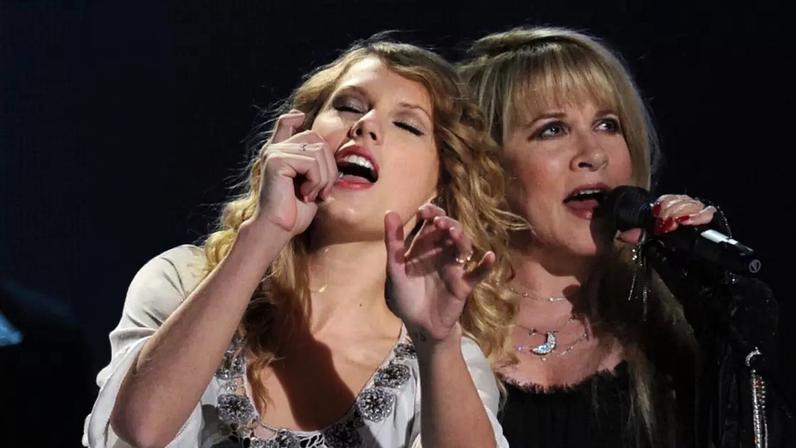 Taylor Swift e Stevie Nicks em 2010
