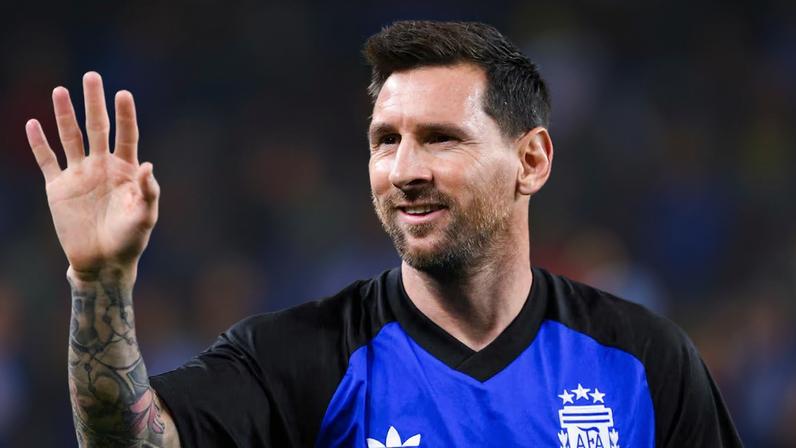 Seleção liderada por Messi enfrenta equipe da sensação Vozinha por vaga nas oitavas de final do Mundial