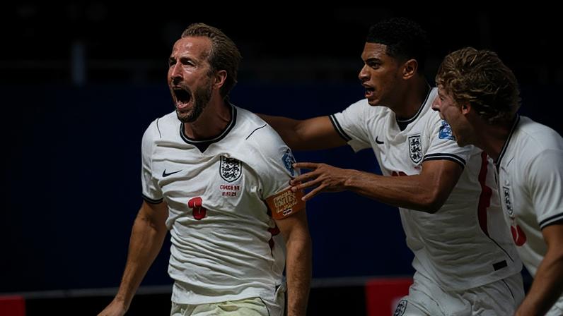 Harry Kane, Jude Bellingham and Anthony Gordon celebrate Kane’s winner against the DRC in Atlanta.