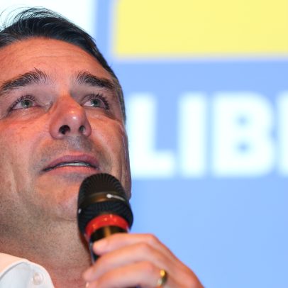 PT aciona TSE contra Flávio Bolsonaro por fala sobre urnas eletrônicas