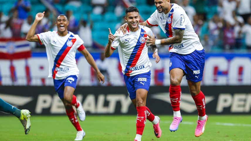 Bahia resolve no primeiro tempo, vence a Chapecoense e se aproxima do G-4